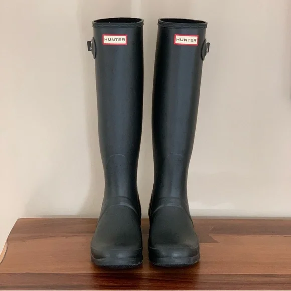 Poshmark hunter boots size 8 deals